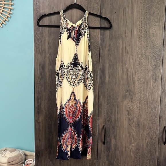 Dress - Picture 5 of 6